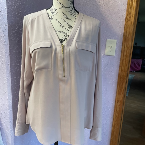 Express blouse-Sold - Picture 9 of 9